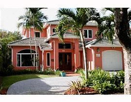 Luxurious 3 Bedroom Executive Home with Huge Kitchen in Coral Gables, FL