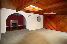 Spacious 4 Bedroom Home - Faces Penmar Golf Course in Venice, CA (Photo 2 of 6)