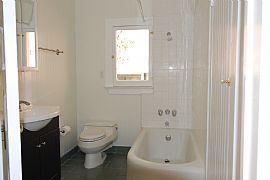 Remodeled 3 Bedroom Home on Walk Street at The Beach in Venice, CA (Photo 5 of 9)