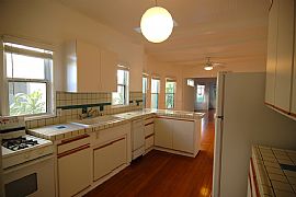 Gracious 3 Bedroom Home with Detached Separate Unit  in Venice, CA (Photo 2 of 7)
