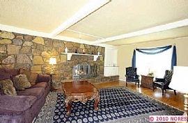 Huge 4 Bedroom Home with Hot Tub on Large Lot in Broken Arrow, OK (Photo 6 of 12)