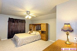 Huge 4 Bedroom Home with Hot Tub on Large Lot in Broken Arrow, OK (Photo 9 of 12)