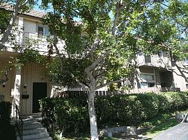 Comfy 3 Bedroom Townhouse in Serra Mesa with Move-In Special in San Diego, CA