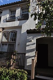 Gorgeous 2 Bedroom Townhouse with Split Floor Plan in San Diego, CA