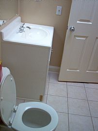 Nice 2 Bedroom Home with Free Maid Service For The Year!  in Hampden, MD (Photo 3 of 5)