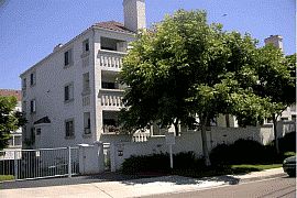 2 Bedroom Townhouse with Special in Pretty Linda Vista in San Diego, CA
