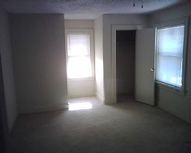 Rent-To-Own This Beautiful 3 Bedroom Home For Only $1,000 in Kansas City, MO (Photo 7 of 8)