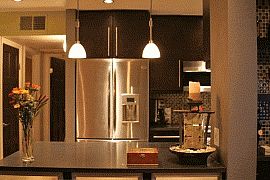 2 Bedroom Townhouse with Vaulted Ceilings and Wood Floors in San Diego, CA (Photo 3 of 3)