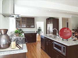 Comfy 4 Bedroom Home with Stylish Features in California Heights in Long Beach, CA (Photo 2 of 3)