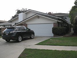 Stunning 5 Bedroom Home with New Carpet in Bixby Knolls  in Long Beach, CA