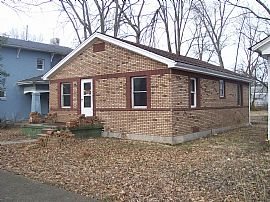 Energy Efficient 2 Bedroom Brick Ranch Home on Big Lot in Jeffersonville, IN
