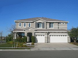 Ideal 4 Bedroom Home with Large Loft on Ramona Ave. in Fresno, CA