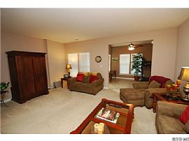 2 Bedroom Townhouse with Huge Kitchen - Great Rental in Charlotte, NC (Photo 4 of 10)