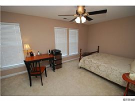 2 Bedroom Townhouse with Huge Kitchen - Great Rental in Charlotte, NC (Photo 8 of 10)