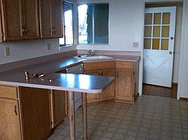 Handsome 3 Bedroom Home with 2 Car Garage in Sacramento, CA (Photo 2 of 2)