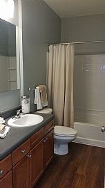 Spectacular 2 Bedroom Apartment Near Downtown in North Kansas City, MO (Photo 4 of 7)