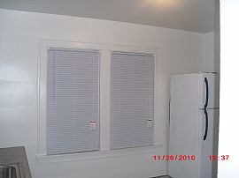 Excellent 1 Bedroom Apartment with Bus Stop Steps Away in Harvey, IL (Photo 4 of 5)