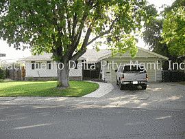 Remodeled 3 Bedroom Home with Upgraded Kitchen  in Sacramento, CA