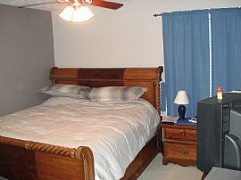 Awesome 2 Bedroom Condo in The Heart of Vinings in Atlanta, GA (Photo 2 of 4)