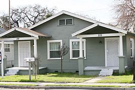 Charming 1 Bedroom Duplex Apartment with New Carpet and Flooring in Fresno, CA