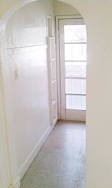 Charming 1 Bedroom Duplex Apartment with New Carpet and Flooring in Fresno, CA (Photo 4 of 5)