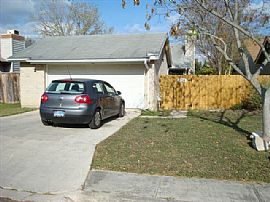 Private and Cozy 3 Bedroom Efficiency Home with Low Utilities in Converse, TX