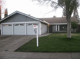 Sensational 4 Bedroom Home with Great Layout in Sacramento, CA