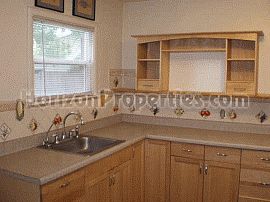 Dazzling 2 Bedroom with Great Fireplace in North Sacramento, CA (Photo 2 of 3)