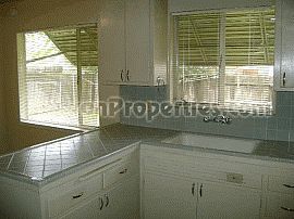 Cute 2 Bedroom Home with Huge Backyard in Fruitridge, CA (Photo 2 of 2)