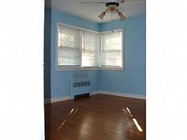 Impeccable 2 Bedroom Ranch Home with Easy Access  in Springfield, MA (Photo 4 of 12)