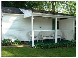 Impeccable 2 Bedroom Ranch Home with Easy Access  in Springfield, MA (Photo 7 of 12)