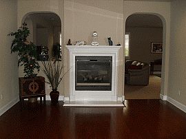 Beautiful 3 Bedroom Home with Upgraded Carpet in Sacramento, CA (Photo 3 of 3)