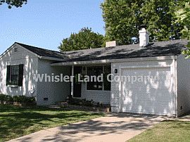 Pleasant 2 Bedroom Home with Great Fireplace in Sacramento, CA