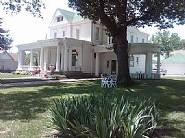 Beautiful 8 Bedroom Bed and Breakfast Mansion For Rent in Abilene, KS (Photo 7 of 12)