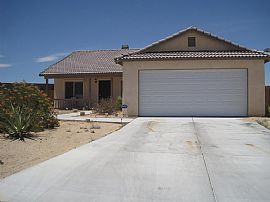 Immaculate 3 Bedroom Home with Den or 4 Bedrooms in Twentynine Palms, CA