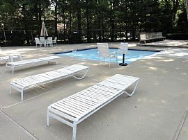 Spacious 3 Bedroom Townhouse with Great Fireplace! in Suffern, NY (Photo 10 of 12)