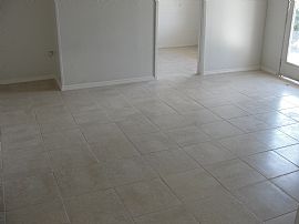 Charming 3 Bedroom Duplex Apartment - Near Missouri Avenue in Largo, FL (Photo 4 of 6)