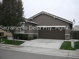 Darling 4 Bedroom Home in 55+ Gated Community in Sacramento, CA