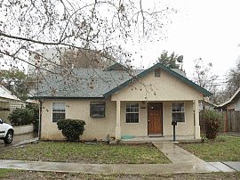 Spacious 2 Bedroom Home with Large Wood Deck in Sacramento, CA