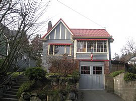 Beautiful 3 Bedroom Home - Well Appointed and Very Clean in Seattle, WA