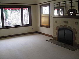 Beautiful 3 Bedroom Home - Well Appointed and Very Clean in Seattle, WA (Photo 4 of 4)