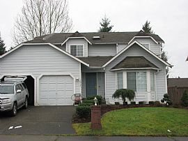 Wonderful 4 Bedroom Home in Good Location  in Federal Way, WA