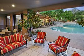 Luxurious 2 Bedroom Condo in Gated Community in Tempe, AZ (Photo 2 of 2)
