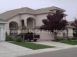 Breathtaking 4 Bedroom Home with Beautiful Backyard  in Sacramento, CA