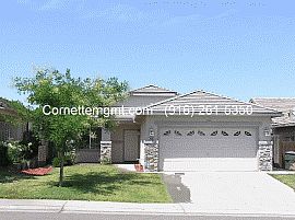 Excellent 3 Bedroom Home - Close to Elk Grove in Sacramento, CA