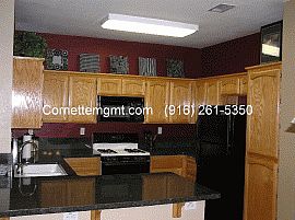 Excellent 3 Bedroom Home - Close to Elk Grove in Sacramento, CA (Photo 2 of 2)