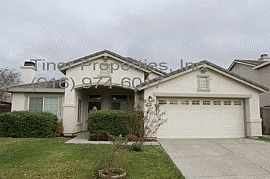 Stupendous 3 Bedroom with Sitting Room Off Master Bedroom! in Sacramento, CA