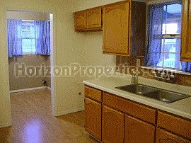 Updated 2 Bedroom Home with Pergo Floor in Sacramento, CA (Photo 3 of 3)