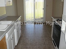 Spotless 3 Bedroom Home with New Carpet in Sacramento, CA (Photo 2 of 3)