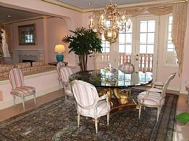 Comfy, Furnished 1 Bedroom Condo on 603 Ocean Avenue in Santa Monica, CA (Photo 3 of 7)